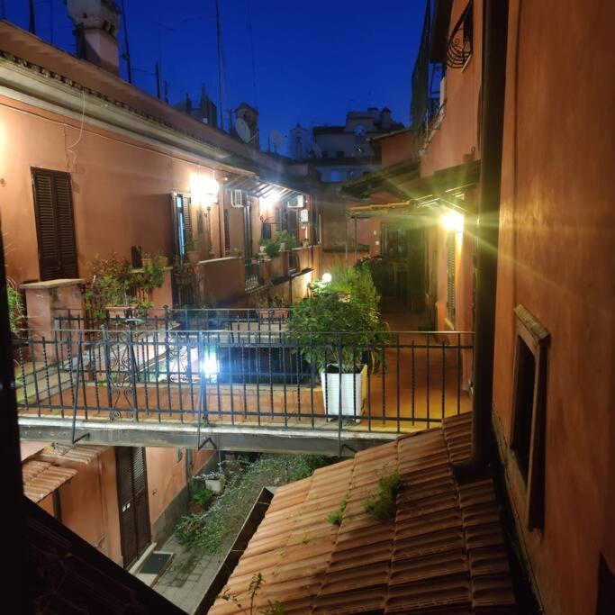 Julia Nel Cuore Di Trastevere Roma Exterior foto